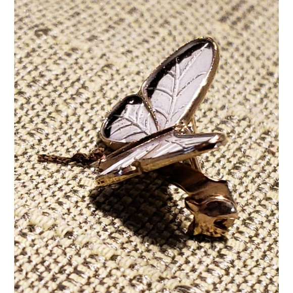 Vtg Unsigned Butterfly In Flight Metal Pin In White, Black, Gold Color Accents - Picture 6 of 9